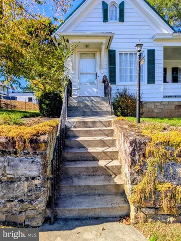 $245,000 | 132 South Thomas Street, Bedford, PA 15522