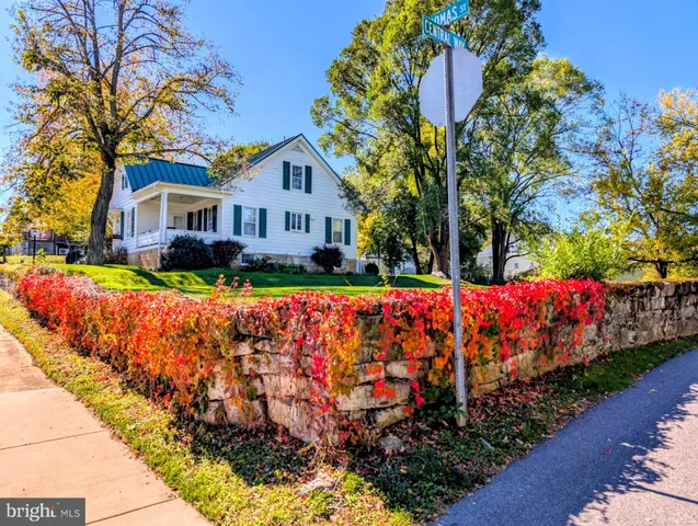 $245,000 | 132 South Thomas Street, Bedford, PA 15522