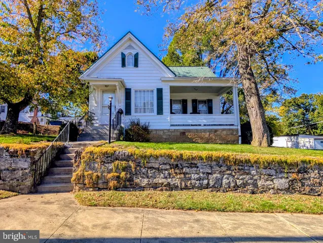 $245,000 | 132 South Thomas Street, Bedford, PA 15522