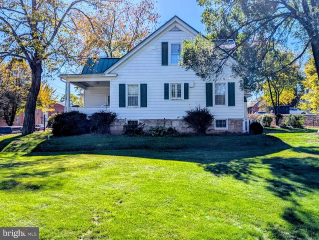 $245,000 | 132 South Thomas Street, Bedford, PA 15522