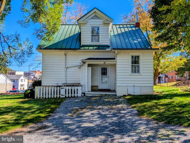 $245,000 | 132 South Thomas Street, Bedford, PA 15522