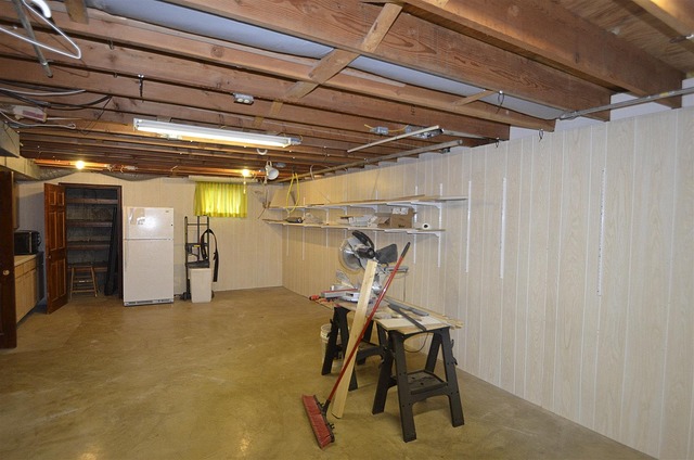 50W338 Ramm Road Maple Park, IL 60151 - Photo 17 of 25 a view of a room with gym equipment