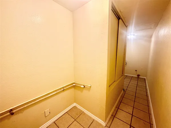 a view of a utility room
