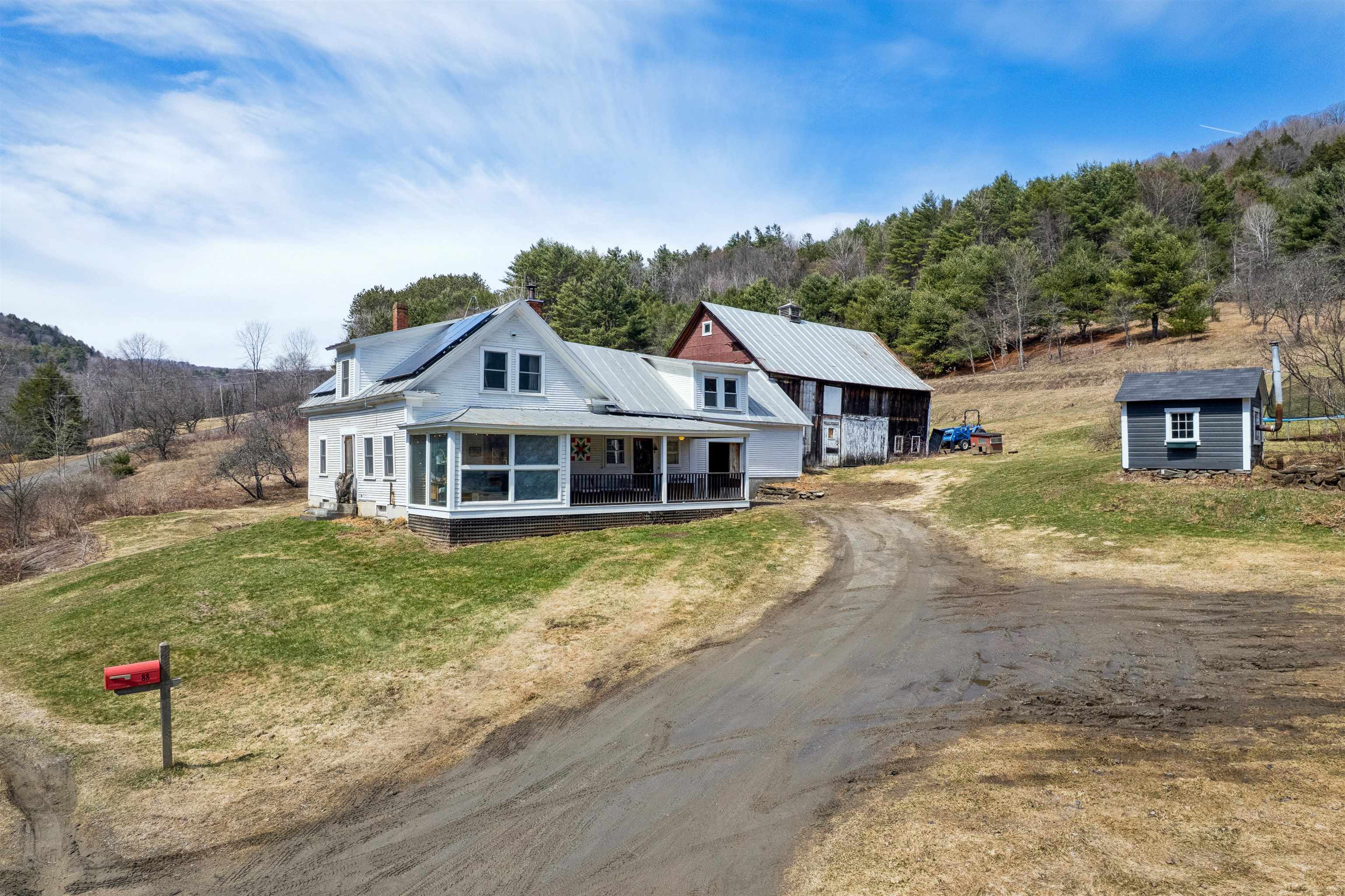 88 Spring Road Tunbridge, VT 05077 - Photo 2 of 30