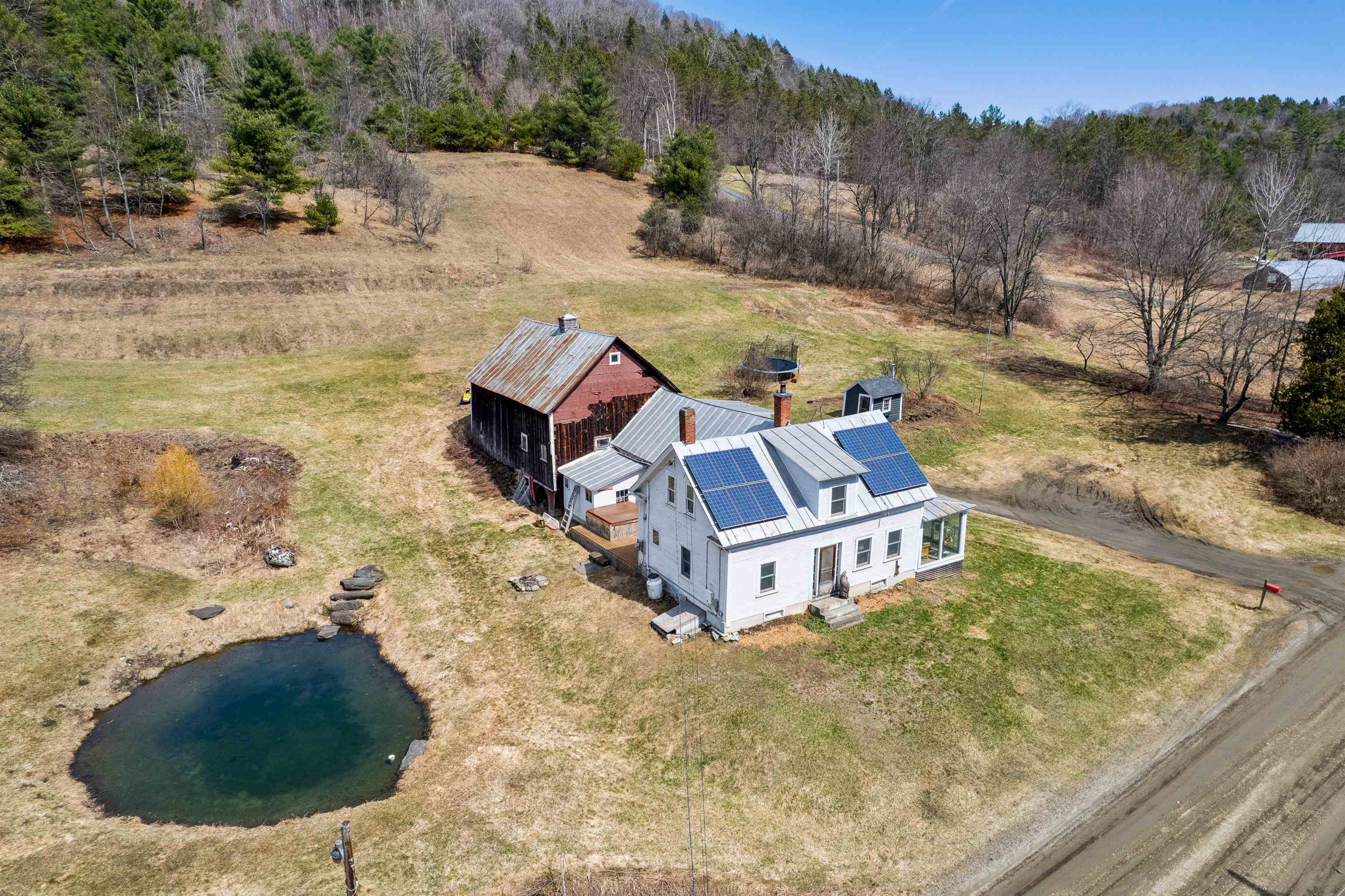 88 Spring Road Tunbridge, VT 05077 - Photo 5 of 30