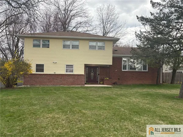 $3,999 | 2 Ventnor Drive, Edison, NJ 08820