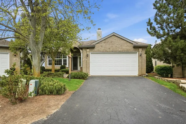 $290,000 | 525 Highlington Court, Beecher, IL 60401