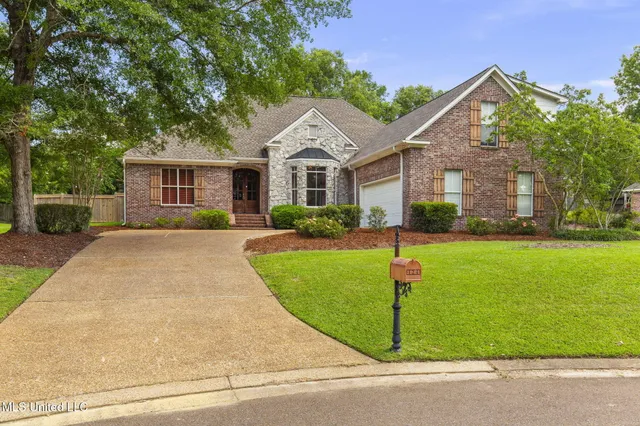 $395,000 | 124 Fox Hollow Bend, Brandon, MS 39047