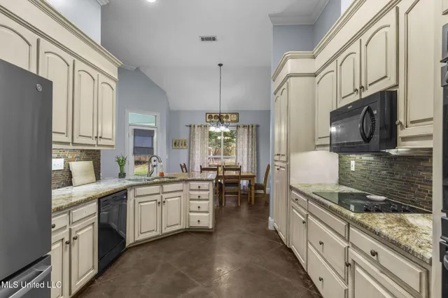 $395,000 | 124 Fox Hollow Bend, Brandon, MS 39047