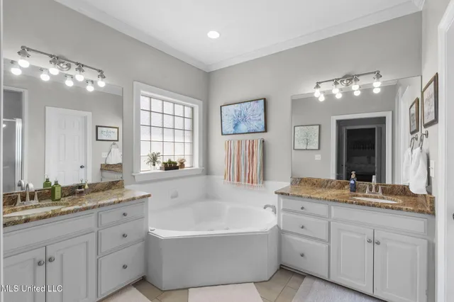 $395,000 | 124 Fox Hollow Bend, Brandon, MS 39047