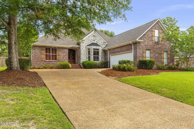 $395,000 | 124 Fox Hollow Bend, Brandon, MS 39047