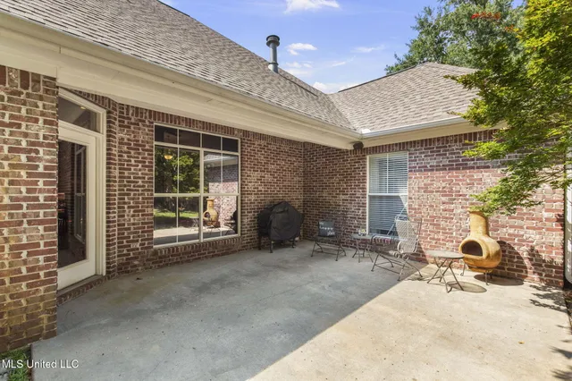 $395,000 | 124 Fox Hollow Bend, Brandon, MS 39047