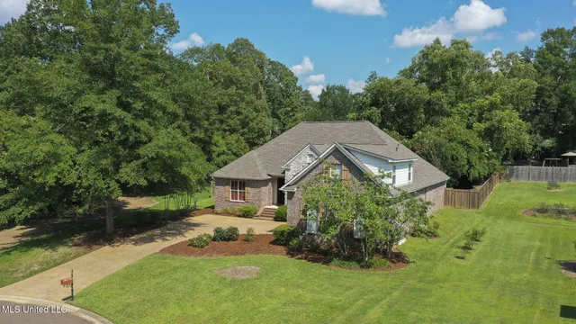 $395,000 | 124 Fox Hollow Bend, Brandon, MS 39047
