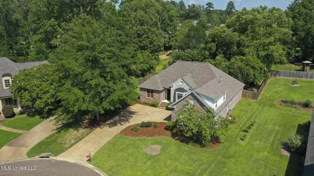 $395,000 | 124 Fox Hollow Bend, Brandon, MS 39047