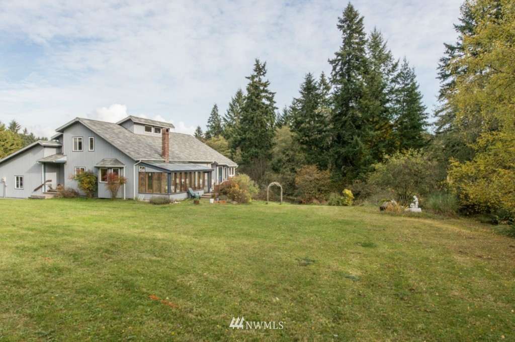 19132 Beall Road Southwest Vashon, WA 98070 - Photo 2 of 25