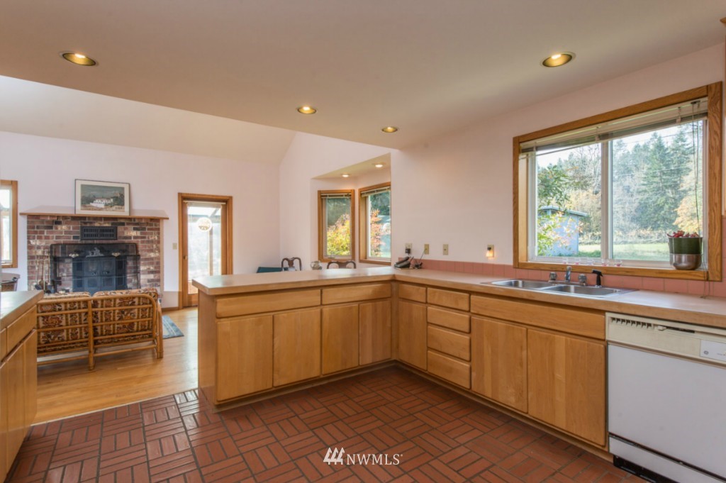 19132 Beall Road Southwest Vashon, WA 98070 - Photo 12 of 25