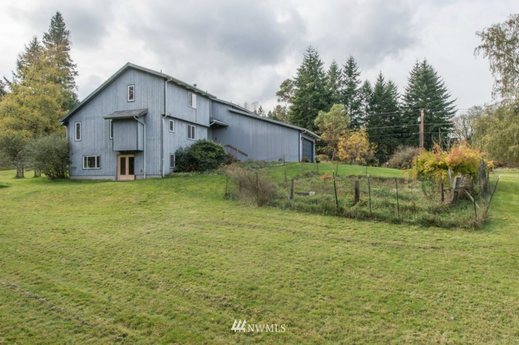 19132 Beall Road Southwest Vashon, WA 98070 - Photo 5 of 25