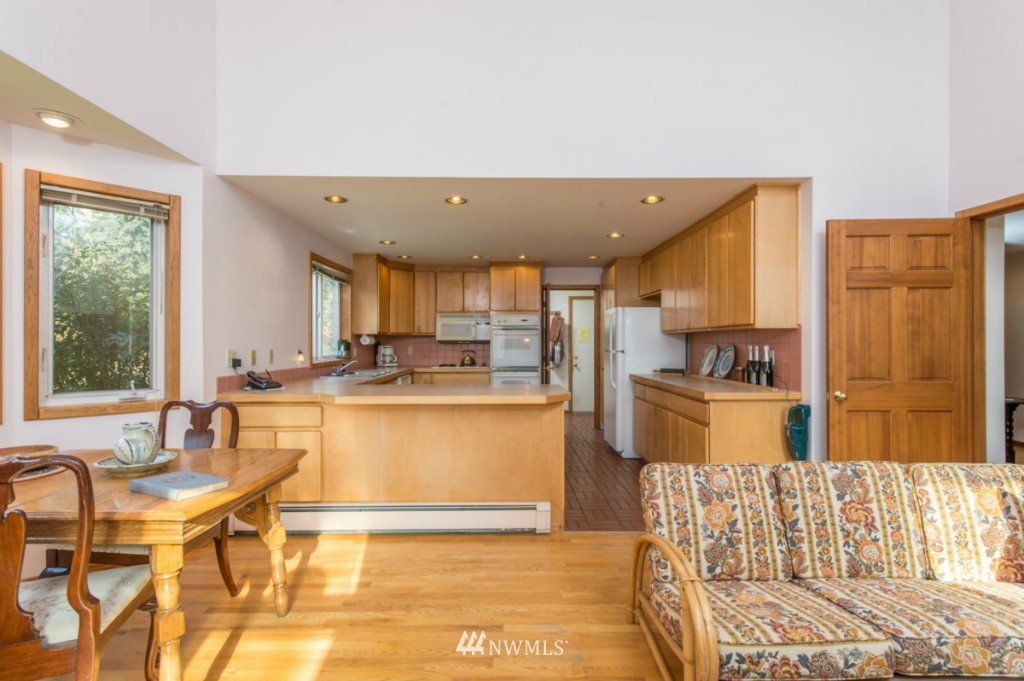 19132 Beall Road Southwest Vashon, WA 98070 - Photo 10 of 25