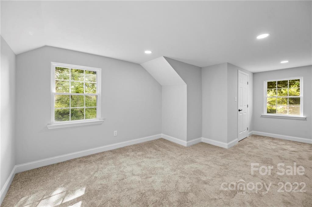 6000 Hickory Grove Road Charlotte, NC 28215 - Photo 38 of 40 a view of an empty room with a window