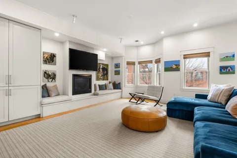 $2,150,000 | 138 West 3rd Street, Boston, MA 02127