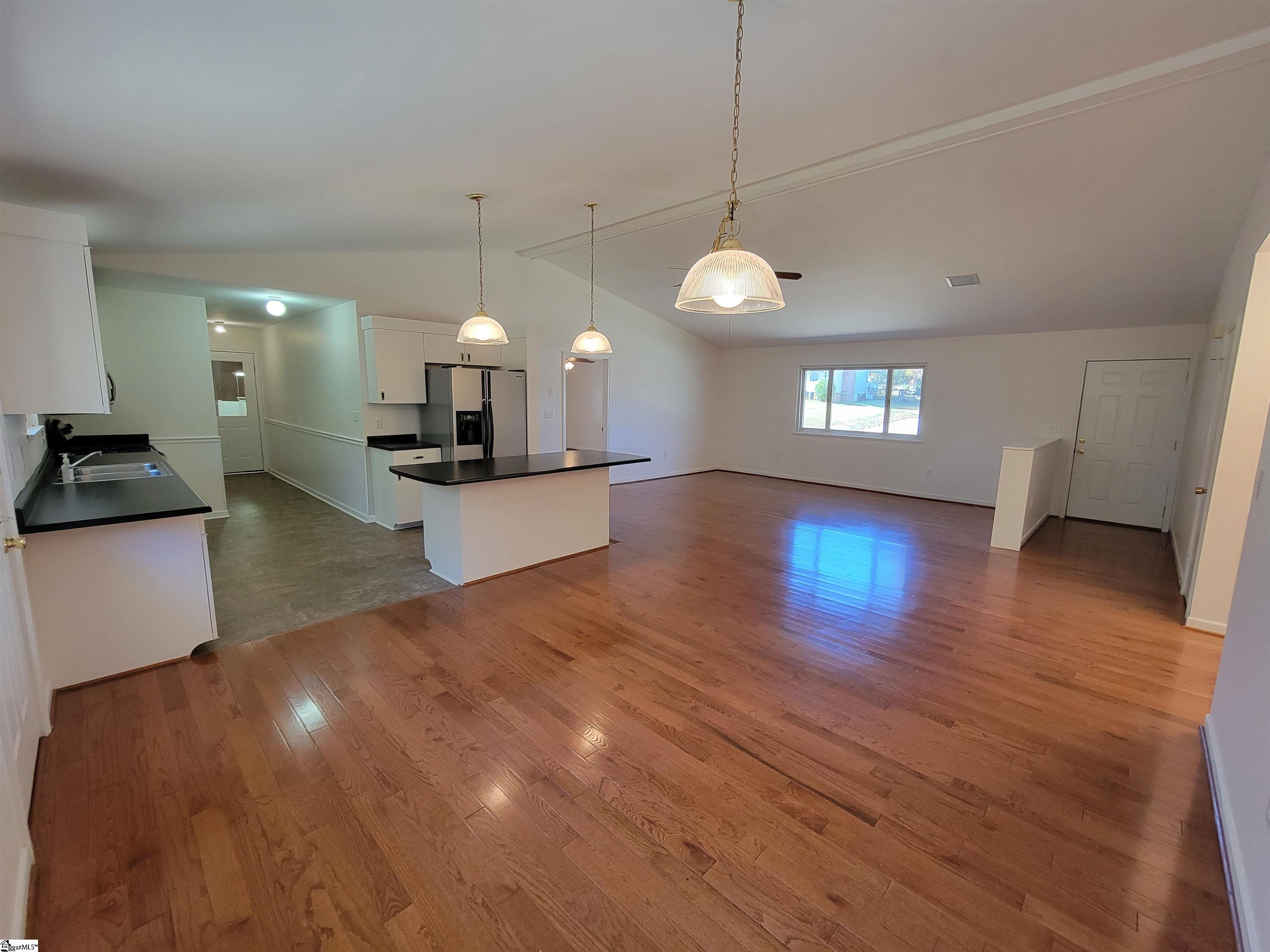 113 Heather Lane Mauldin, SC 29662 - Photo 2 of 27