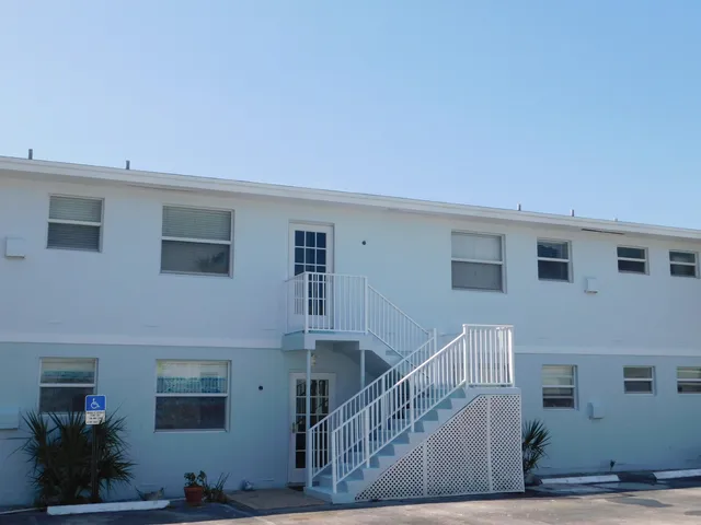 a view of entryway and hall