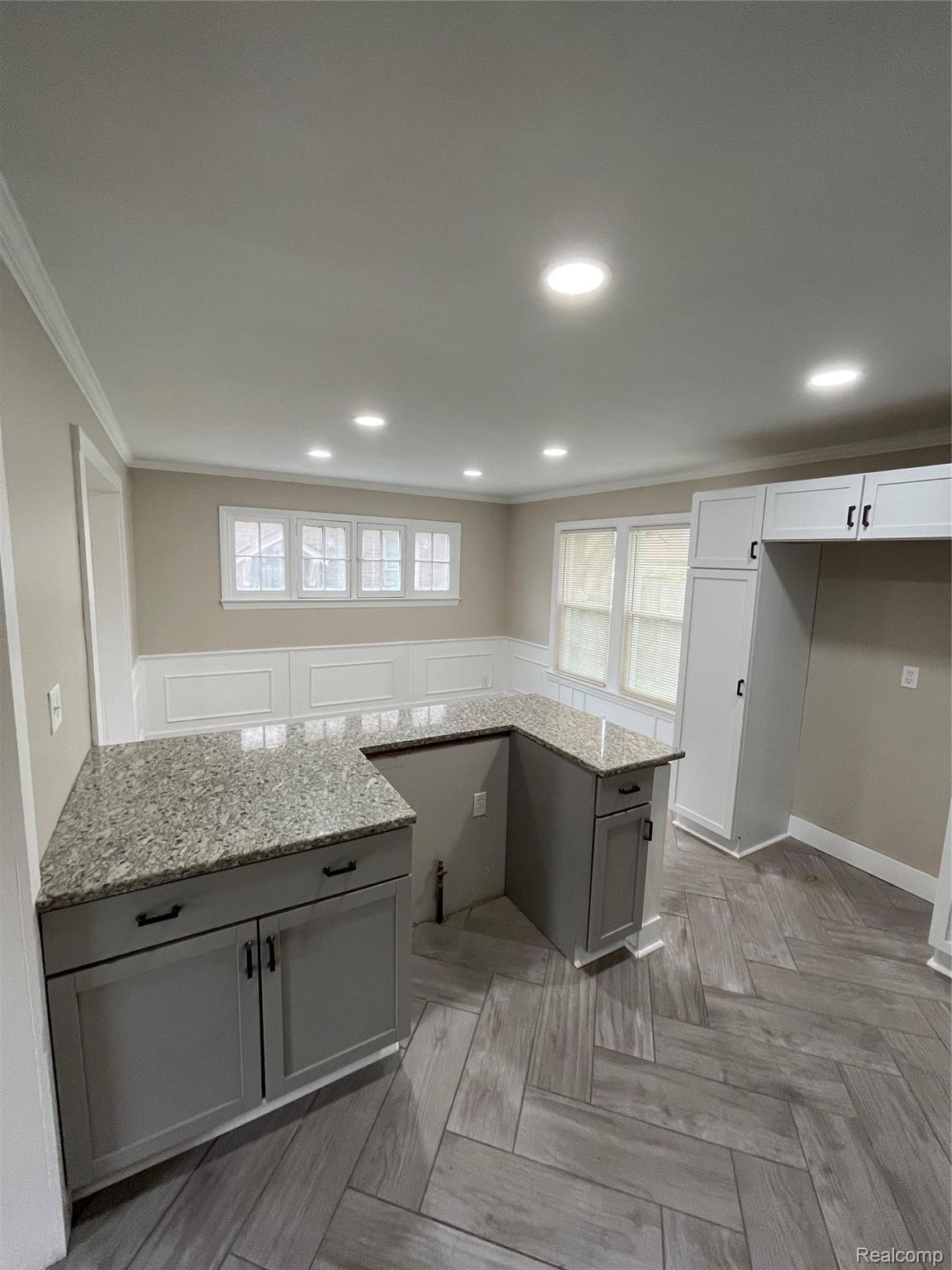 5776 Devonshire Road Detroit, MI 48224 - Photo 21 of 51 P9%l9QcwTiGV+QNXbT7+JQ.jpg