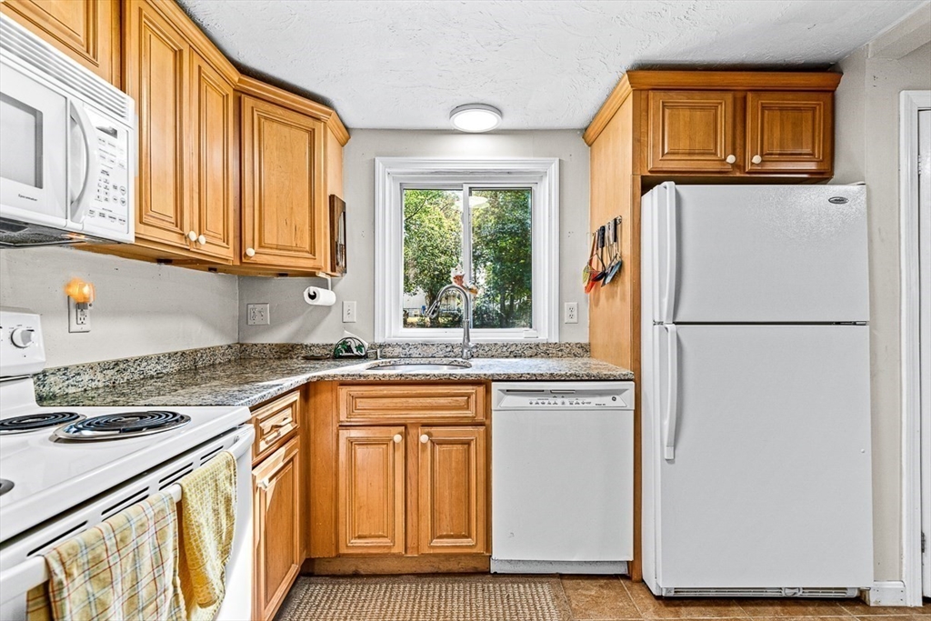 8 Millbrook Road Natick, MA 01760 - Photo 4 of 17 Gallery Image 4