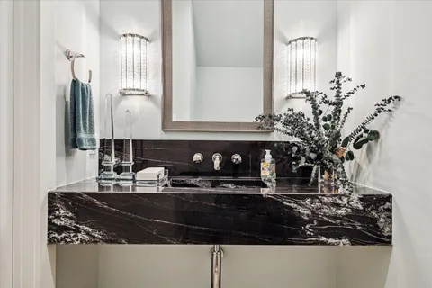 $6,500,000 | 2116 Looscan Lane, Houston, TX 77019