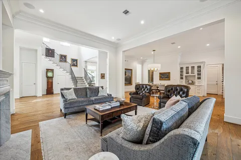 $6,500,000 | 2116 Looscan Lane, Houston, TX 77019