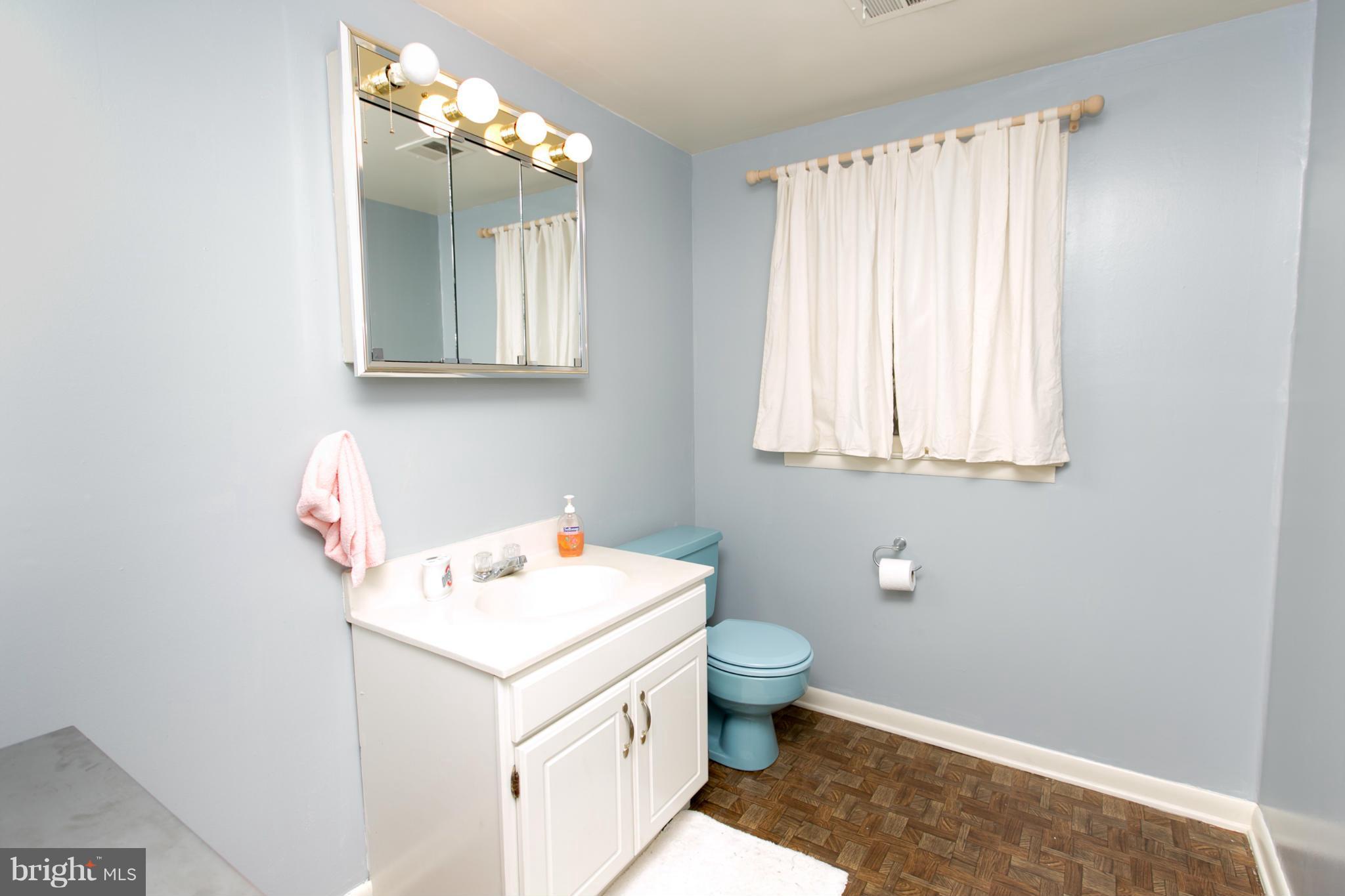 8727 Valleyfield Road Lutherville-Timonium, MD 21093 - Photo 21 of 28 Bath