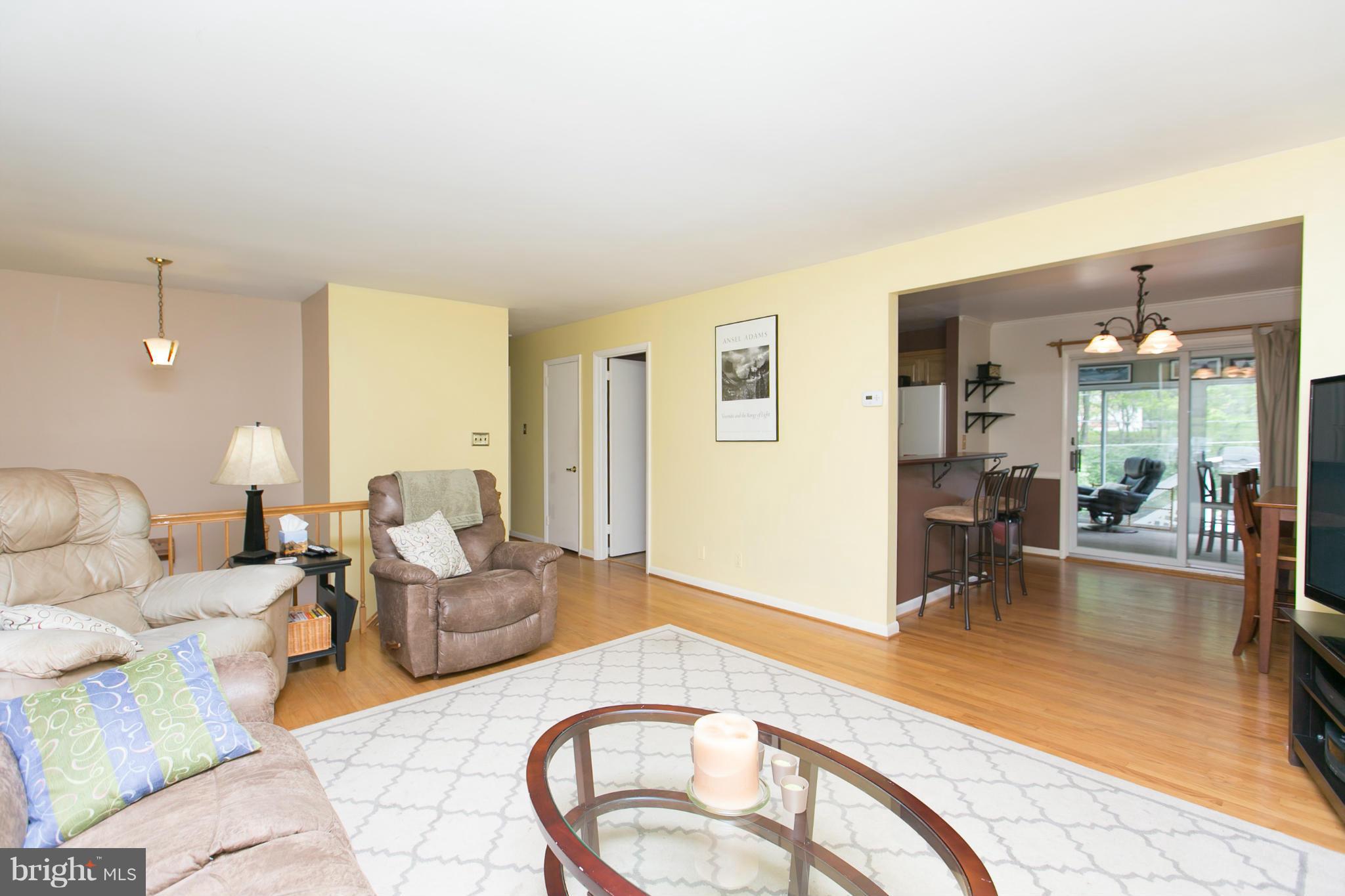8727 Valleyfield Road Lutherville-Timonium, MD 21093 - Photo 6 of 28 Living Room