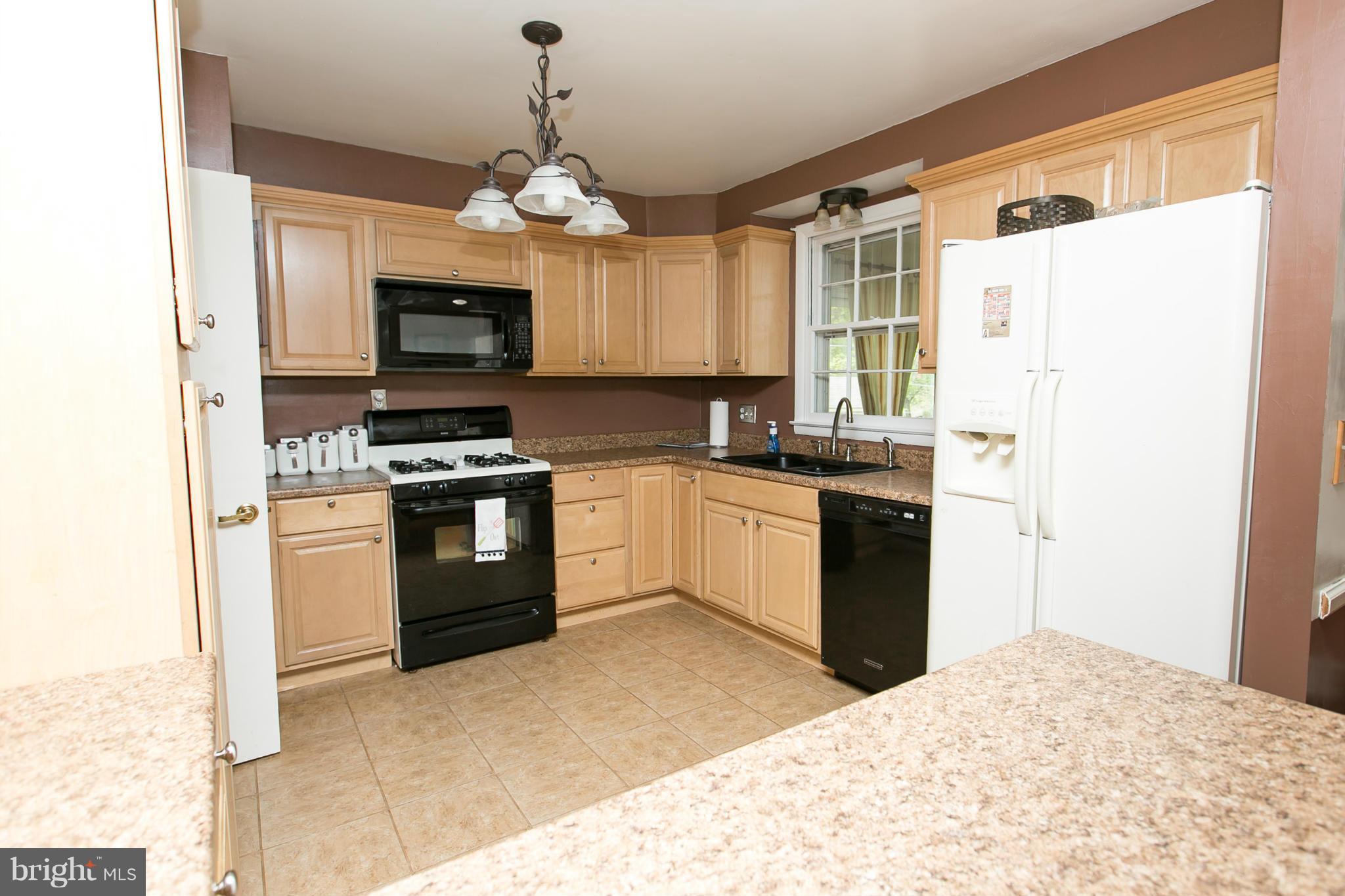 8727 Valleyfield Road Lutherville-Timonium, MD 21093 - Photo 8 of 28 Kitchen