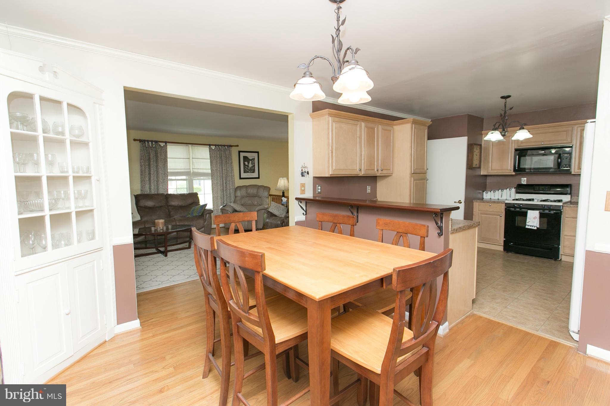 8727 Valleyfield Road Lutherville-Timonium, MD 21093 - Photo 9 of 28 Dining Room