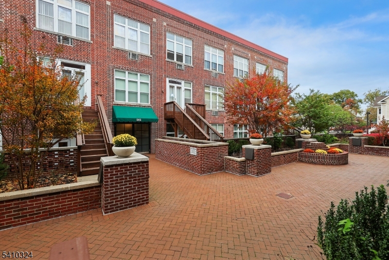 515 Trinity Place, Unit 1ON Westfield, NJ 07090 - Photo 2 of 19