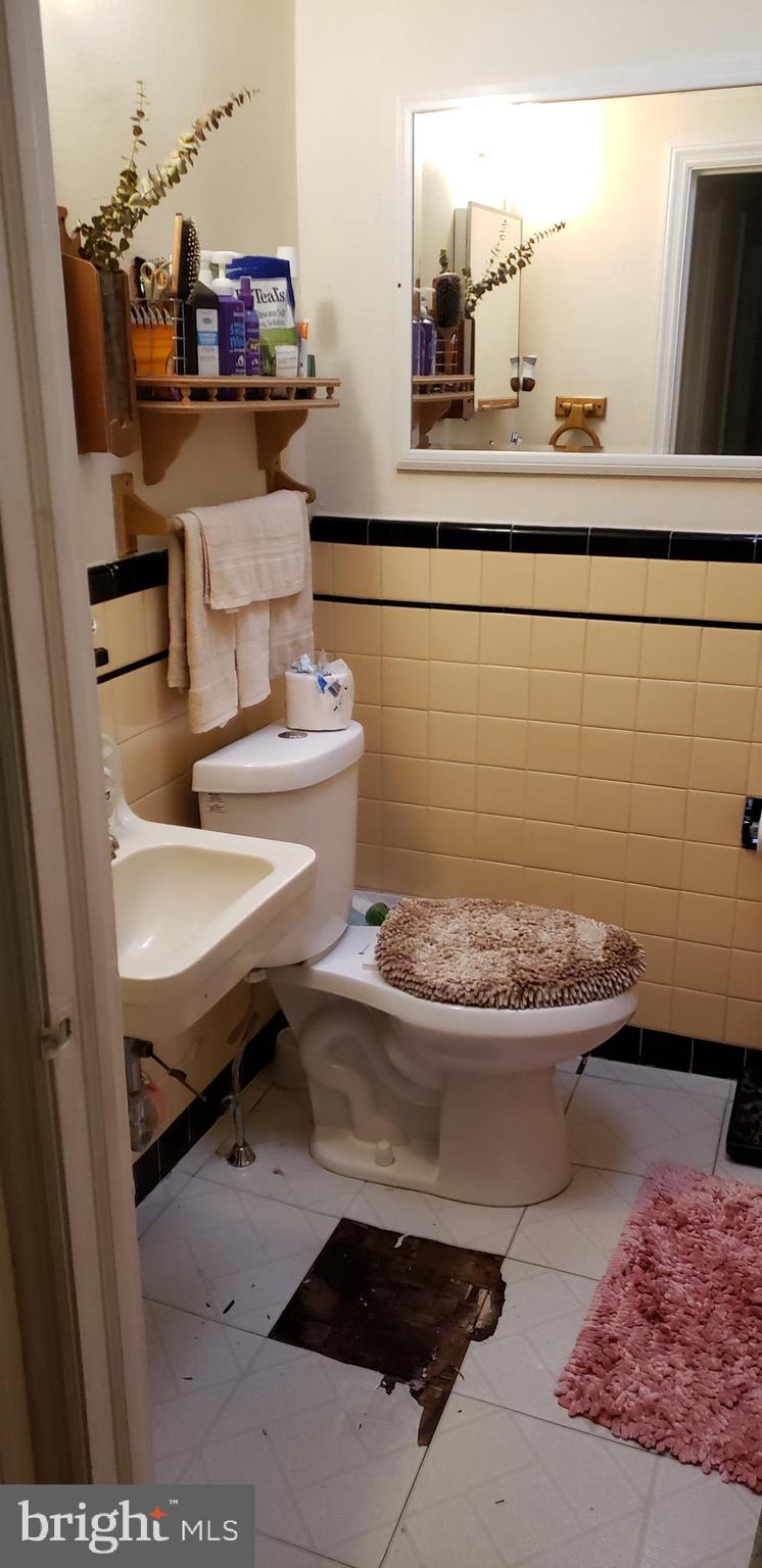 301 Golf Road Darby, PA 19023 - Photo 7 of 12