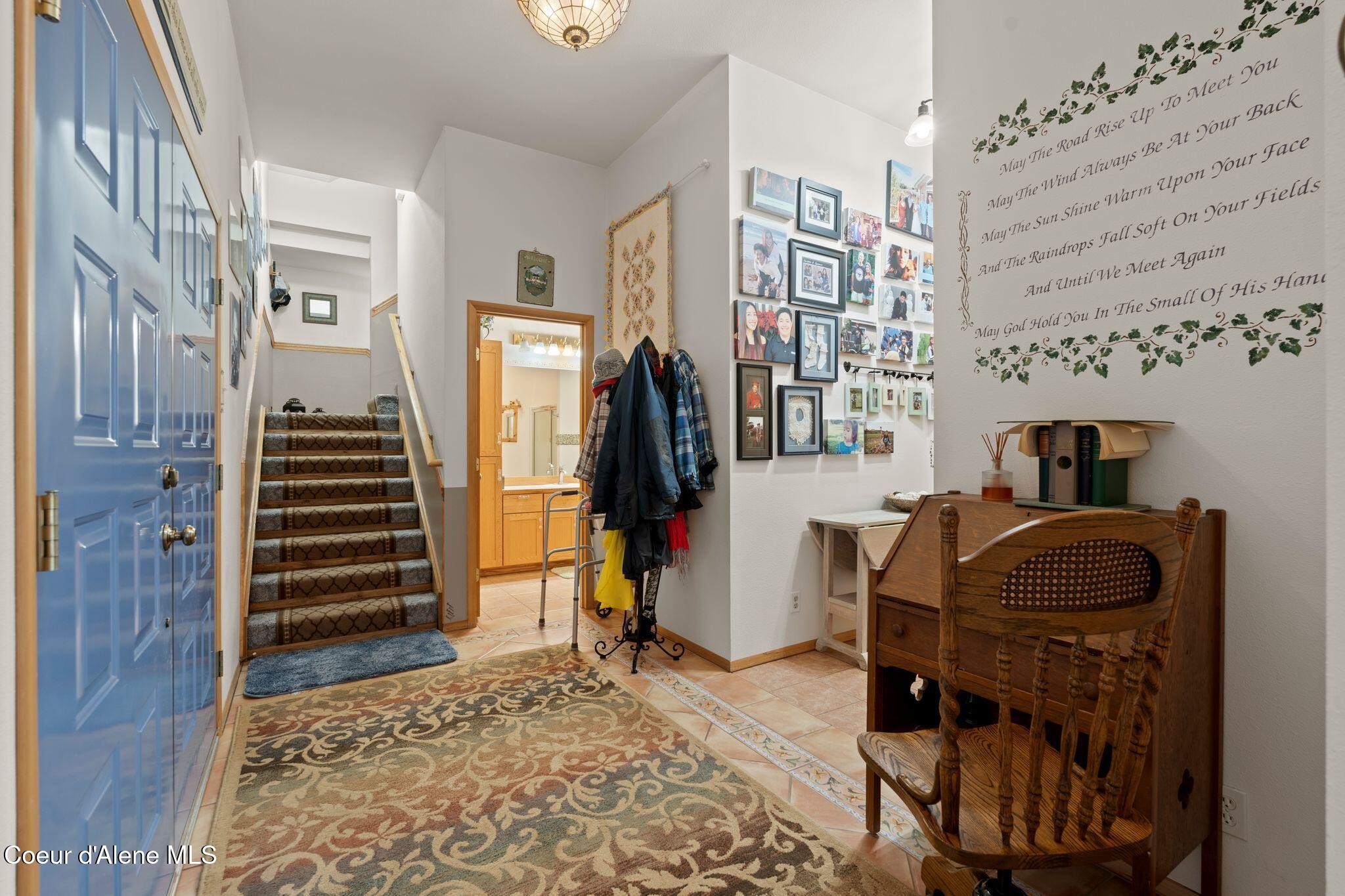 780 Selkirk Road Sandpoint, ID 83864 - Photo 13 of 57 Main level entry