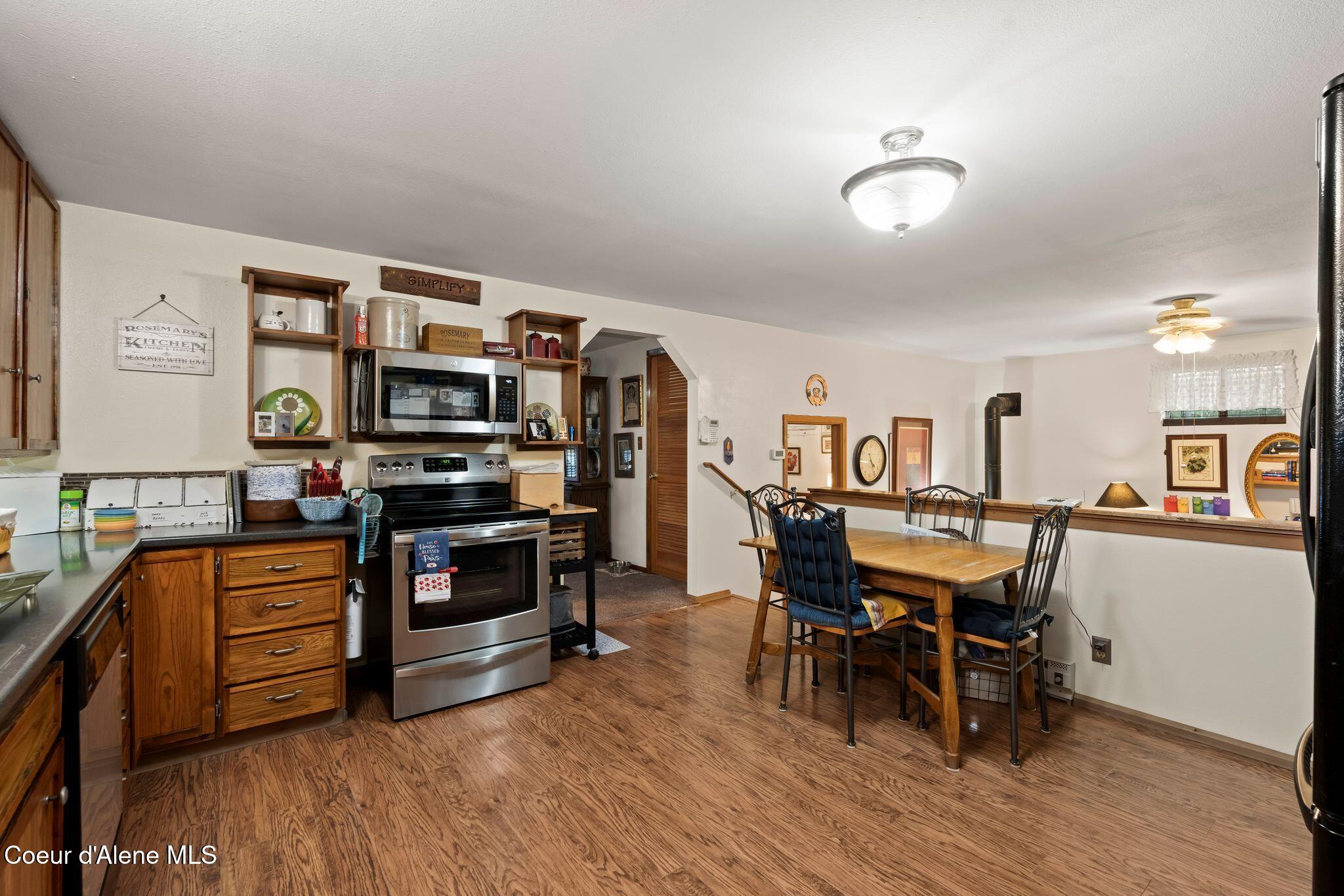 780 Selkirk Road Sandpoint, ID 83864 - Photo 19 of 57 2nd level kitchen