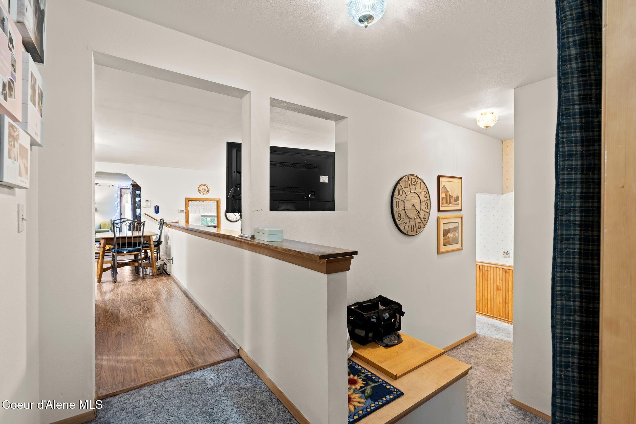 780 Selkirk Road Sandpoint, ID 83864 - Photo 27 of 57 2nd level landing