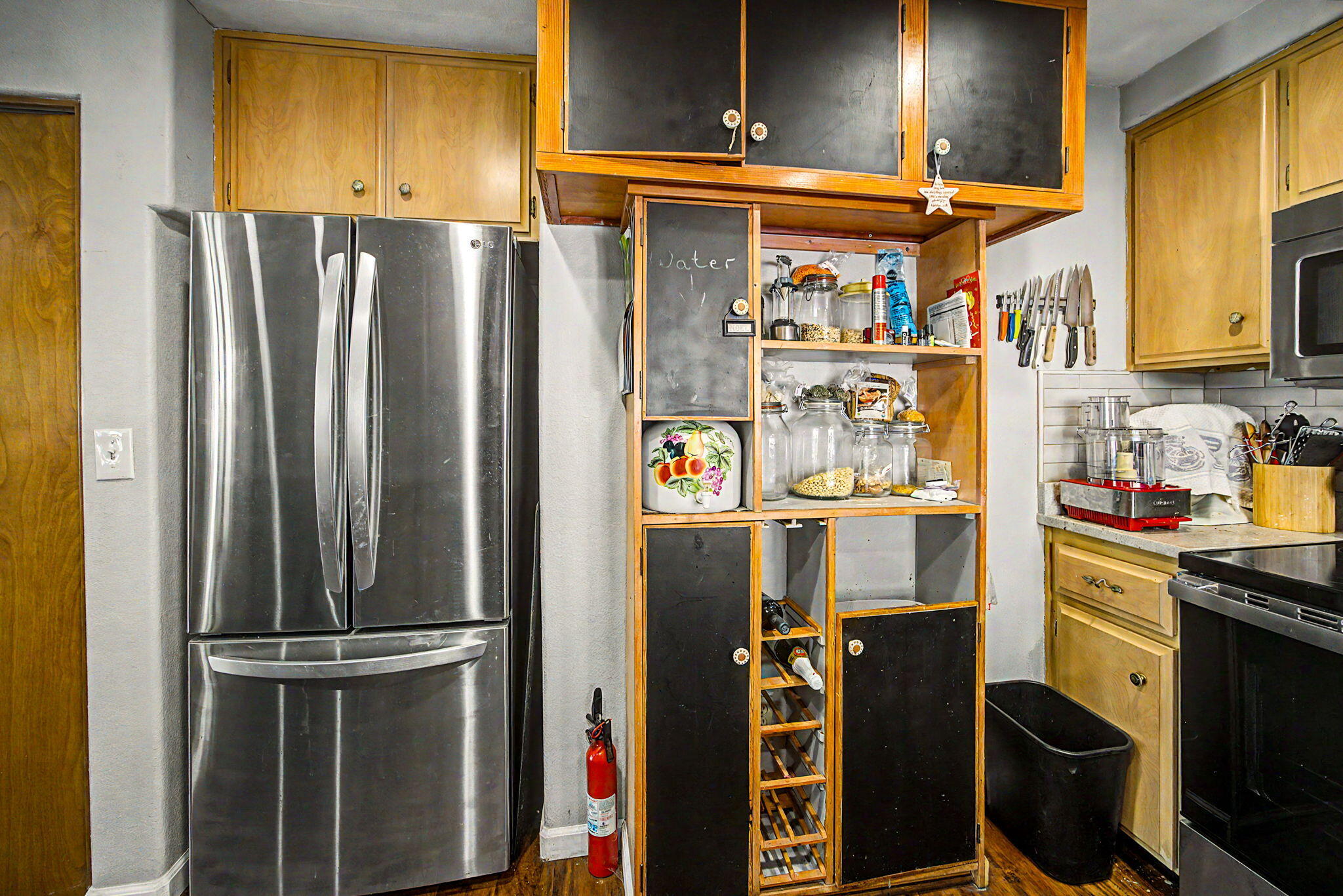 5366 Pioneer Road Medford, OR 97501 - Photo 8 of 36 All Stainless appliances in Main House go with the sale