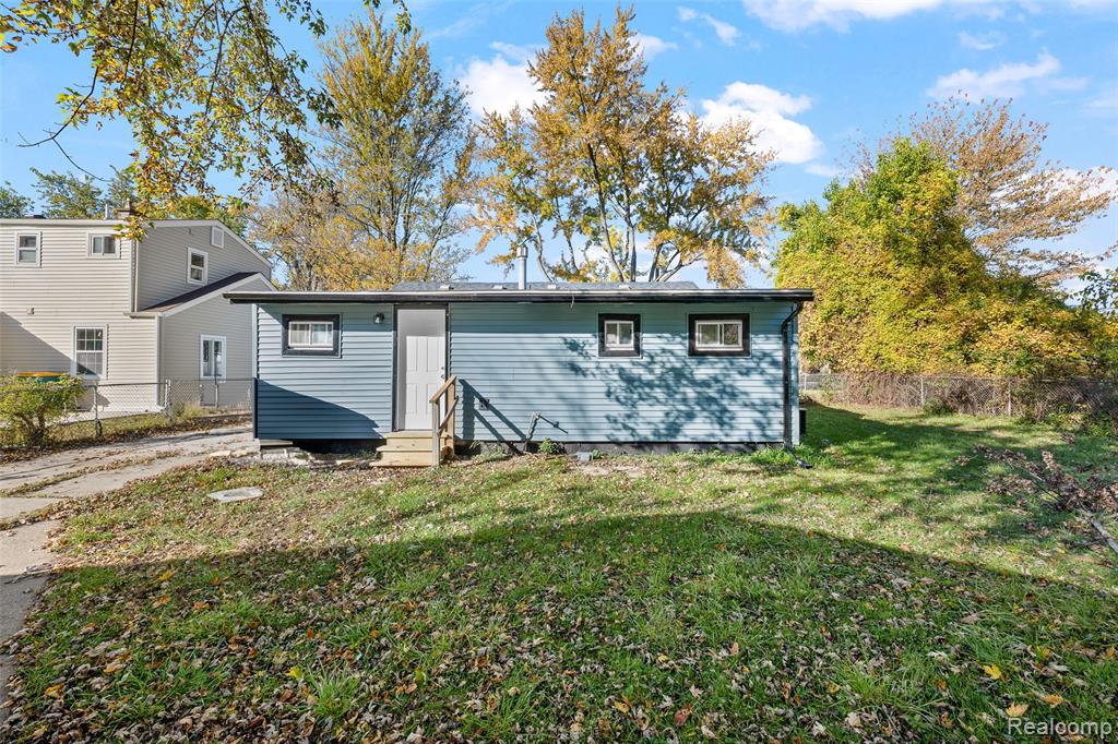 6931 Ball Road Romulus, MI 48174 - Photo 7 of 31