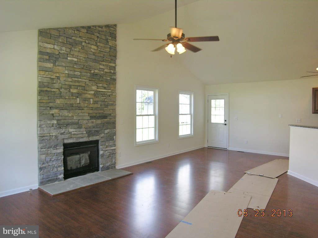 71 Dimension Road Inwood, WV 25428 - Photo 2 of 14 Living Room