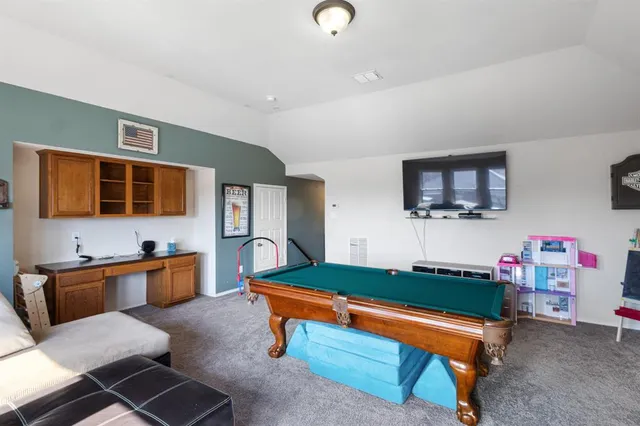 a view of an outdoor sitting area with porch