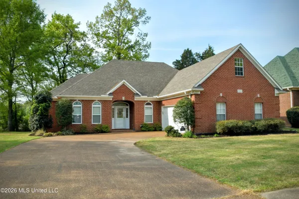 $370,000 | 925 Cedar Grove Parkway, Hernando, MS 38632
