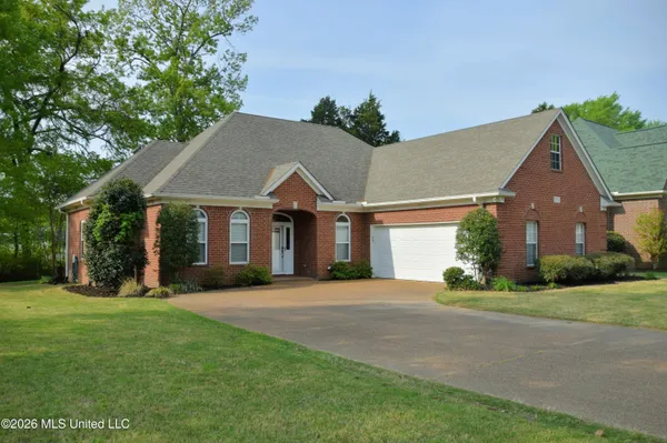 $370,000 | 925 Cedar Grove Parkway, Hernando, MS 38632