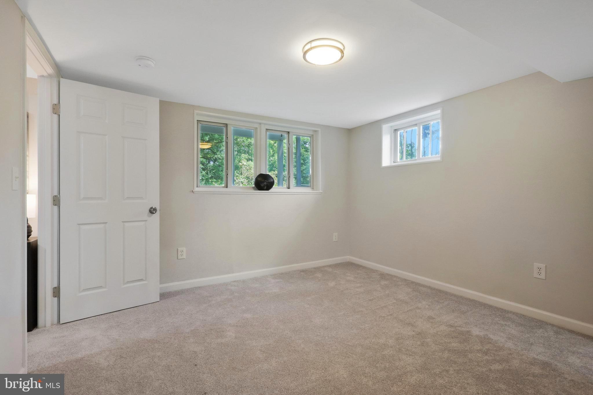 4409 Roundhill Road Alexandria, VA 22310 - Photo 36 of 55 Bedroom #4