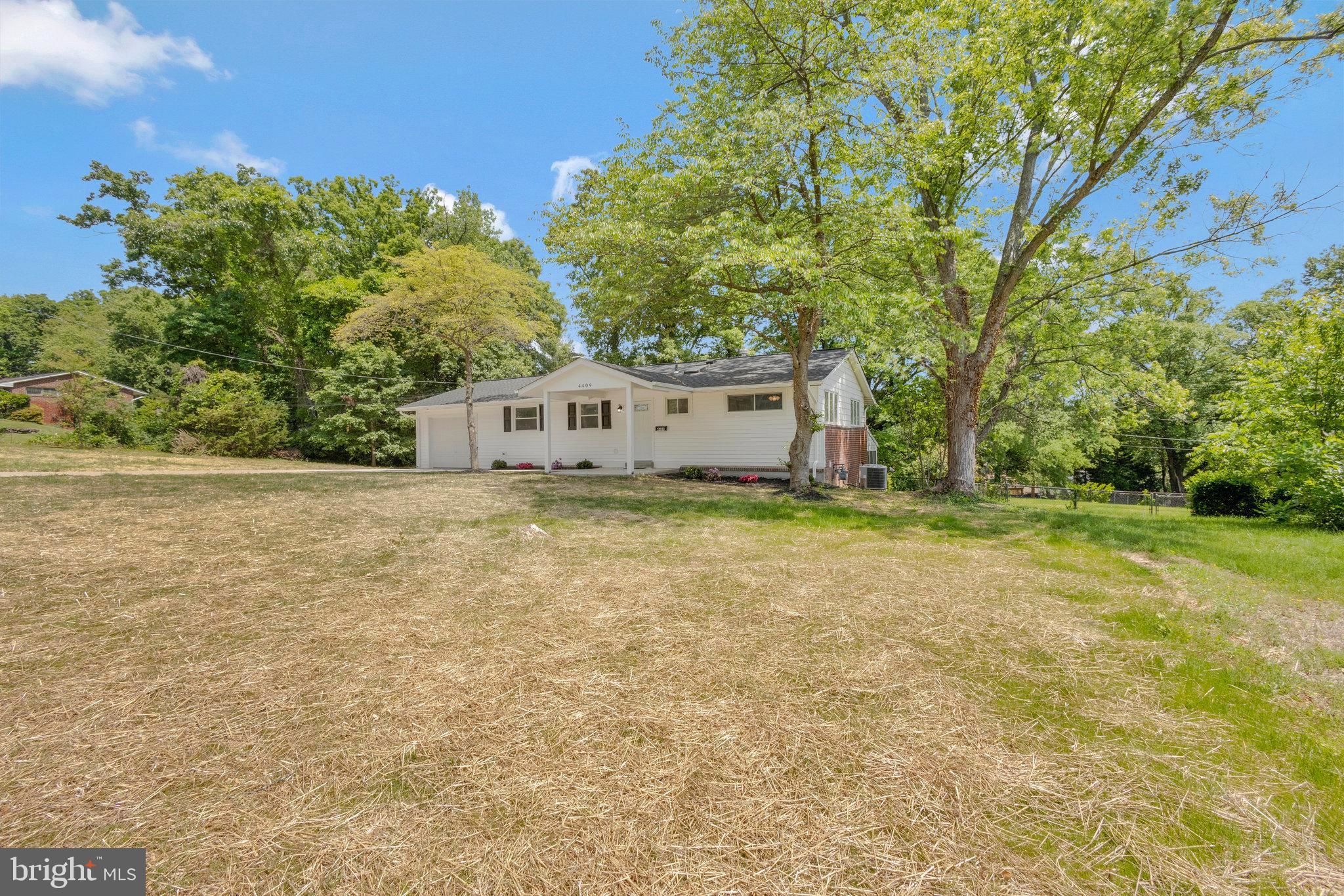 4409 Roundhill Road Alexandria, VA 22310 - Photo 4 of 55 Gallery Image 4