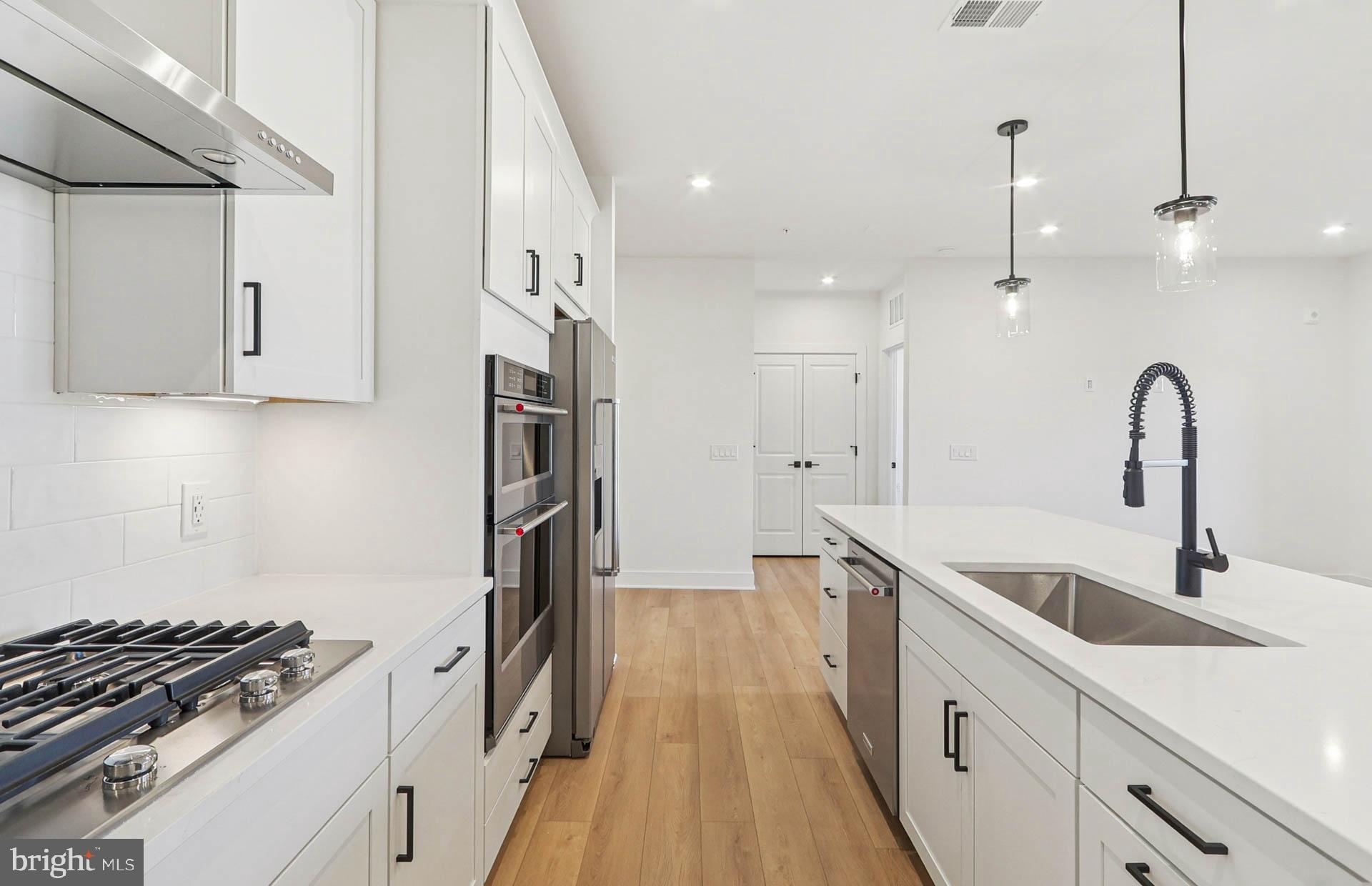 1141 Fortune Terrace, Unit 307 Potomac, MD 20854 - Photo 9 of 27 Kitchen - Actual Home