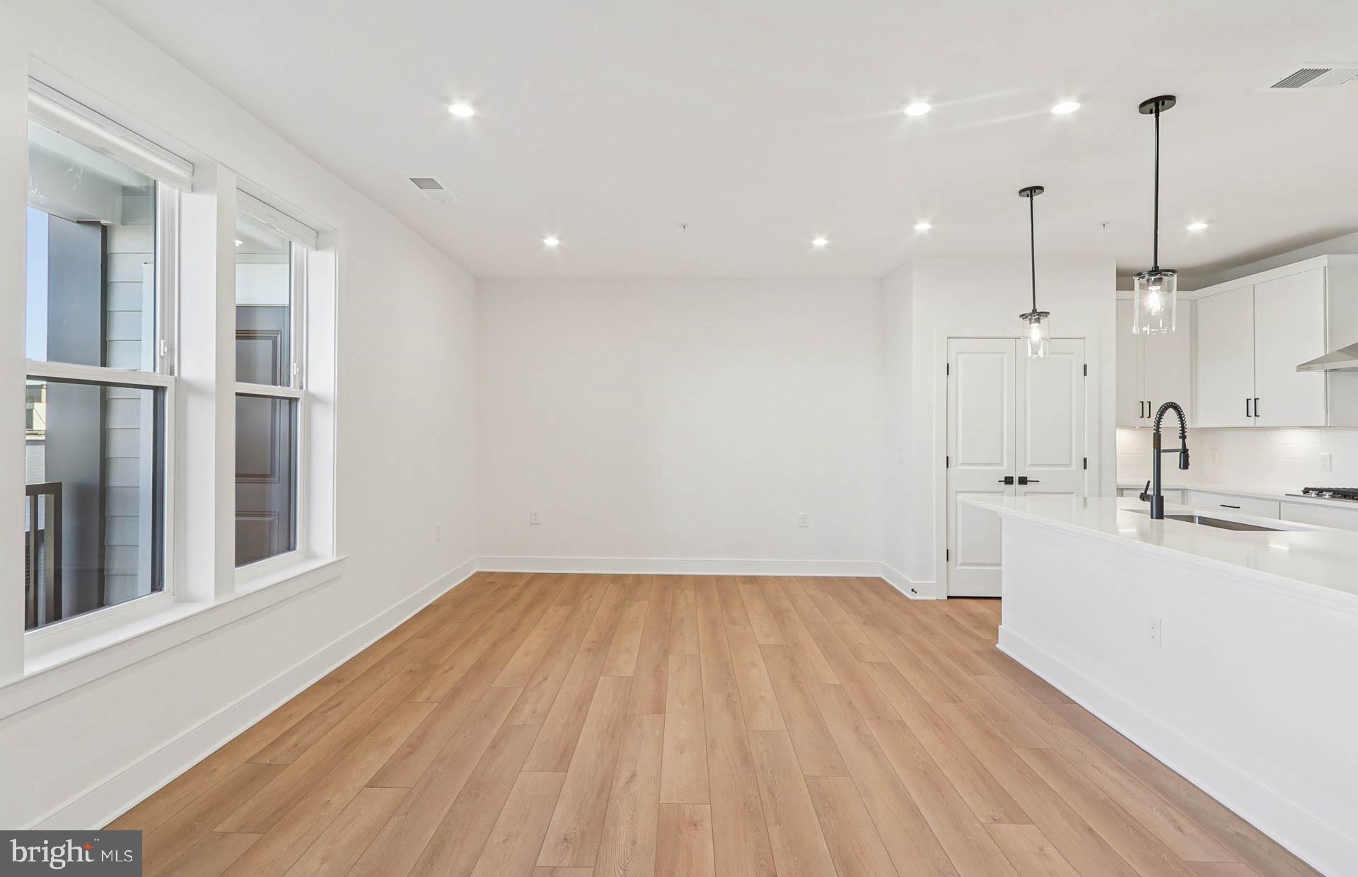 1141 Fortune Terrace, Unit 307 Potomac, MD 20854 - Photo 12 of 27 Gathering Room - Actual Home