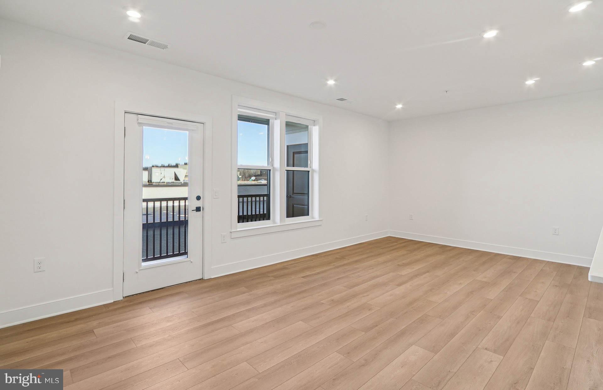 1141 Fortune Terrace, Unit 307 Potomac, MD 20854 - Photo 13 of 27 Gathering Room - Actual Home
